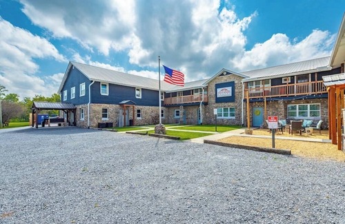 Rock Spring Apartment | Suite 206 - Starry Night at Rock Spring Resort near Chattanooga