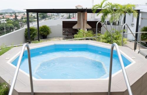 Samborondon Apartment | Suite 212 Elegante Edificio Samborondon Plaza