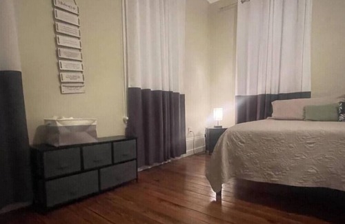 Macon House | Suite 3 1KingBed, 1Bath, Kitchen