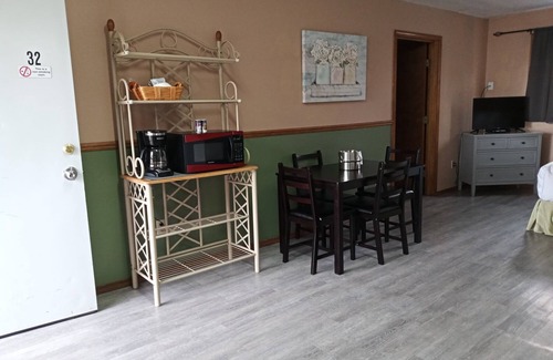 Helena Apartment | Suite 32 - King Suite