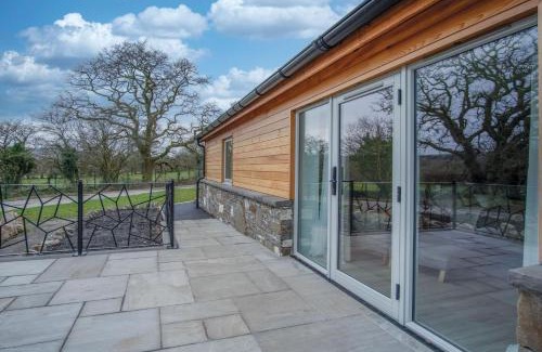 Pen-y-cae Apartment | Suite 8 - Sleeping Giant Hotel - Pen Y Cae Inn