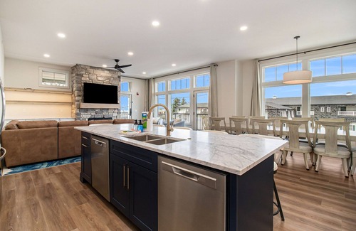 Ludington Condo | Suite B: New pool! New Building! Swim, Soak & Stay. Sleeps 18!