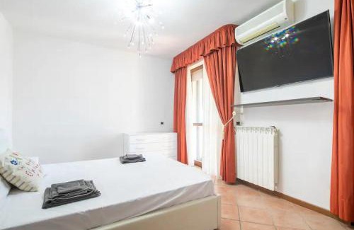 Prato Apartment | SUITE con 2 Balconi - 6 Guest