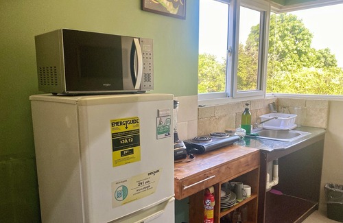 San Pedro Sula Apartment | Suite con Cocina, Ventanal con Vista, 2 Hab, Sala, Comedor, 1 Baño y Parqueo