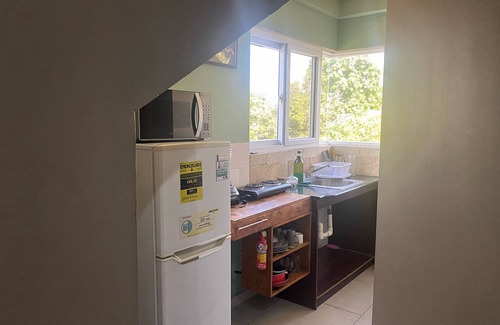 San Pedro Sula Apartment | Suite con Cocina, Ventanal con Vista, 2 Hab, Sala, Comedor, 1 Baño y Parqueo