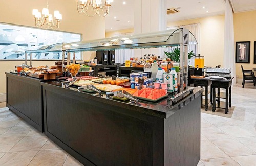 Matriz House | Suite Double with kitchen by ¼ UmQuarto 7-PR.
