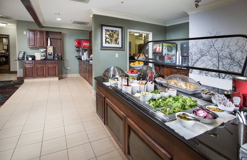 National Hills Condo | Suite Near Bush Field Airport | Free Daily Breakfast + Fitness Center