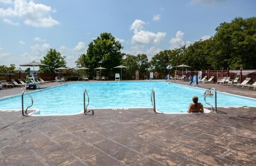 Branson Apartment | Suite Outlook - Resort Amenities - Penthouse - Close to Downtown - UPDATED