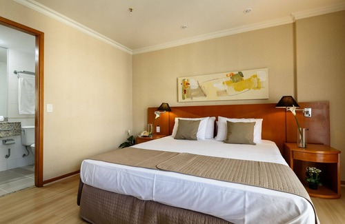 Barra da Tijuca Bed & Breakfast | Suite, pool and gym | BPremium T1 1208.4