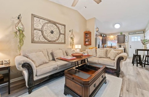 Westgate House | Suite Southern Charm - 2 bed 2 bath