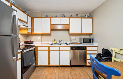 Sullivan's Island Condo | Sullivans Island condo, centrally located, near beach & more - 20 Island House