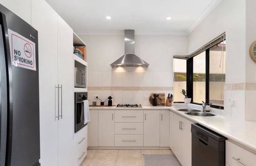 Wannanup House | Summer Breeze at Avalon Beach