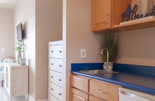 Colliers Bay Condo | SUMMER DISCOUNTED! Beachfront Oasis/Steps to Beach/Beautiful Views!