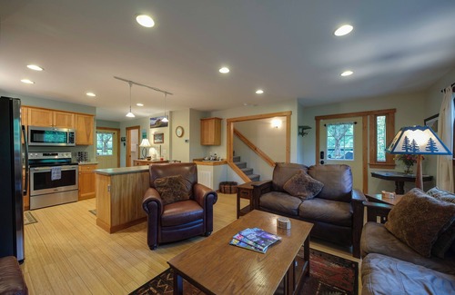 Cedar Mountain Cabin | Summer Haven - Your Adventure Retreat near Dupont and Pisgah National Forests