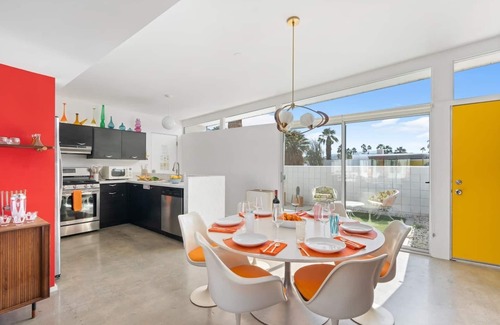 Palm Springs House | !Summer Specials! - Saltwater Pool | Ozone Spa | Dogs welcome