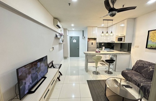 Kuala Lumpur City Centre Apartment | Summer Suites KLCC by Luna