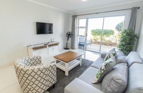 Pollok Beach Apartment | Summerseas Beach Living