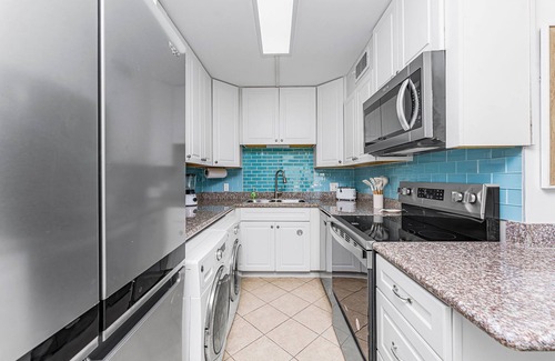 Upper Grand Lagoon Condo | Summit 926 Gulf front, 1 Bedroom, 1/2 Bathrooms, Sleeps 6/Beach Chairs Included