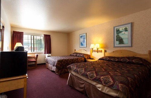 Snoqualmie Pass Hotel | Summit Inn