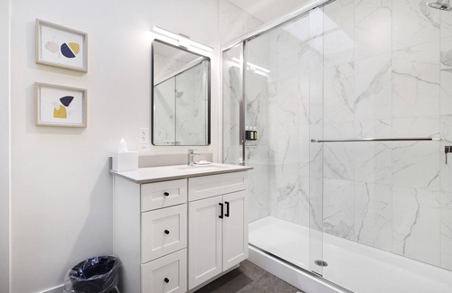 Mount Shasta Hotel | Summit Lofts, Downtown Mt Shasta, Queen Bed, #207