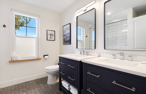 Mount Shasta Hotel | Summit Lofts, Mt Shasta, 2 Queen Beds #209