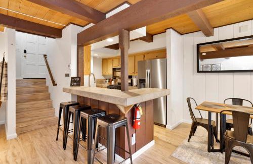 Big Bear Lake House | Summit View- Modern Two Story Furnished Resort Townhouse Condo- Walk to Ski Lift