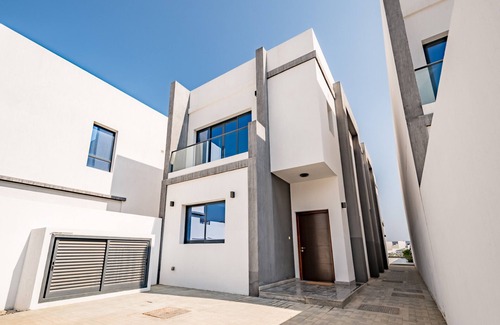 Sharm Villa | Sumptuous 5BR with Assist Rm in Al Dana Island, Sharm, Fujairah by Deluxe Holiday Homes