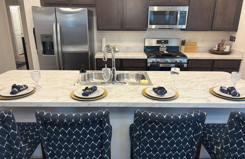 Okahumpka House | Sun and FUN 2-bedroom house in charming The Villages with WiFi, AC