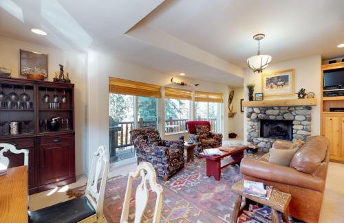 Ketchum House | Sun Bird Getaway at River Run B