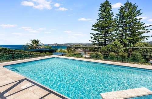 Sydney House | Sun-Catcher with pool AVAIL. Dec + Jan 2024