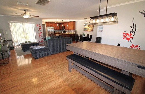 Rustic Oaks House | Sun-Soaked FL Haven | Heated Pool | Palm Harbor