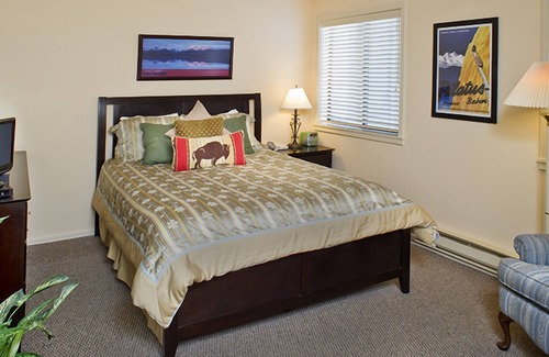 Elkhorn Hotel | Sun Valley Resort, One Bedroom Condo with One King