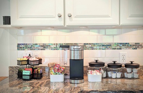 Sunapee House | @SunapeeSeasons—Across from Dewey Beach, Lake View, 8 Min. from Mt. Sunapee