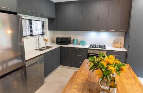 Wilderness Apartment | Sunbird - Walk To Beach - In Town - Fast Wifi