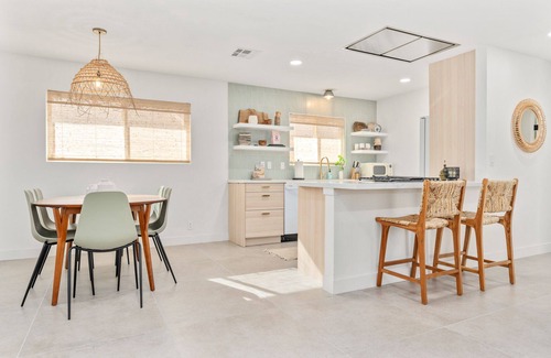 Joshua Tree House | Sunburst Hacienda Hot Tub Firepit Pool Ping-Pong