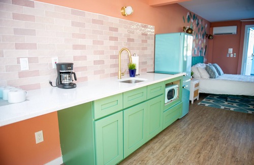 Indian Shores Hotel | Sunburst Inn The Beachfront Suite - Room 10