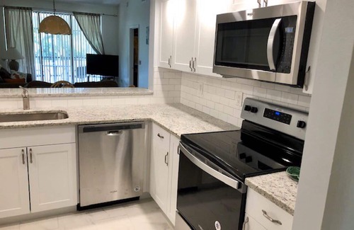 South Bradenton Condo | Suncoast Paradise, Updated Condo Near IMG, Pools, Hot Tubs, Tennis, AMI Beaches!