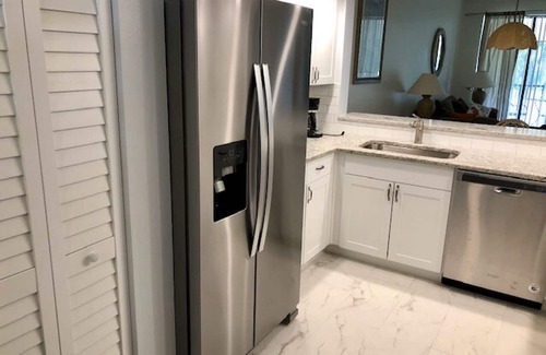 South Bradenton Condo | Suncoast Paradise, Updated Condo Near IMG, Pools, Hot Tubs, Tennis, AMI Beaches!