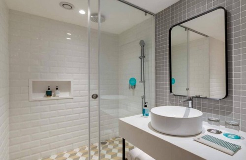 Deira Hotel | Sunday Luxury Creek Premier