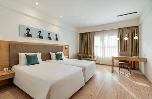 Deira Hotel | Sunday Luxury Creek Premier