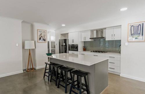 Quindalup House | Sundrift: Tranquil Retreat with Spectacular Views