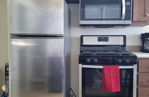 Ehrenberg Cottage | Sunflower at the Oasis #141(Pet friendly)In Ehrenberg close Drive to Quartzsite.