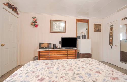 Hiawatha Hotel | Sunflower Motel Hiawatha By OYO