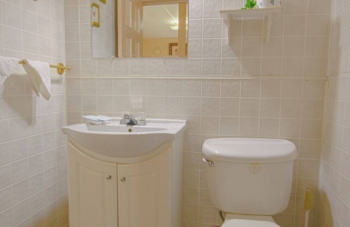 Hiawatha Hotel | Sunflower Motel Hiawatha By OYO