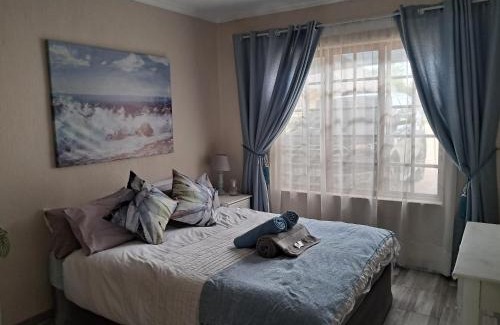 Greater Johannesburg Metropolitan Area Apartment | Sunflower Stables Cottage in the Garden