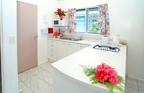 Arorangi Cottage | Sunhaven Beach Bungalows