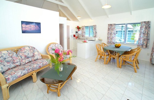 Arorangi Cottage | Sunhaven Beach Bungalows