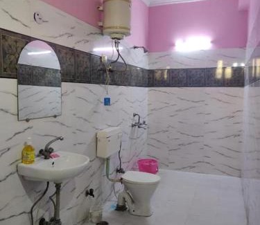 Greater Noida House | Sunita Sadan Homestay