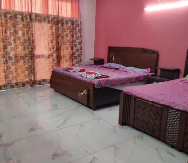 Greater Noida House | Sunita Sadan Homestay