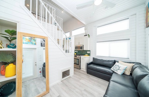 Earp House | Sunkissed Hideaway, Front Row at Roadrunner Resort